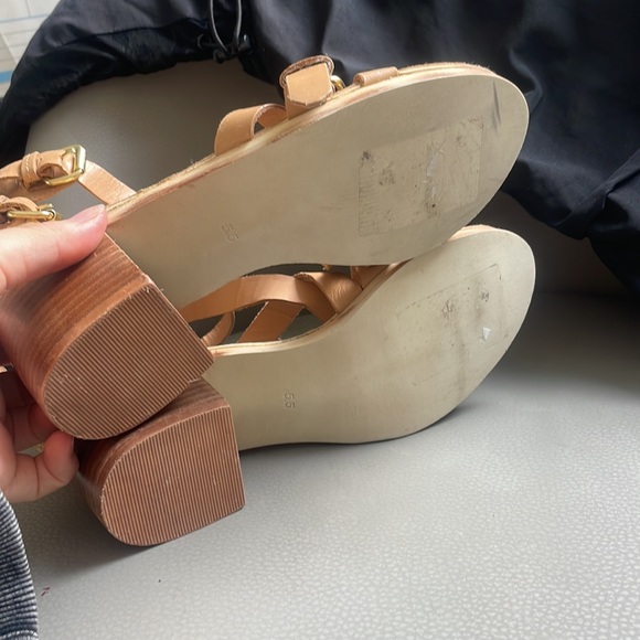 Seychelles Low Block Heel Beige Strappy Sandals - Picture 6 of 7